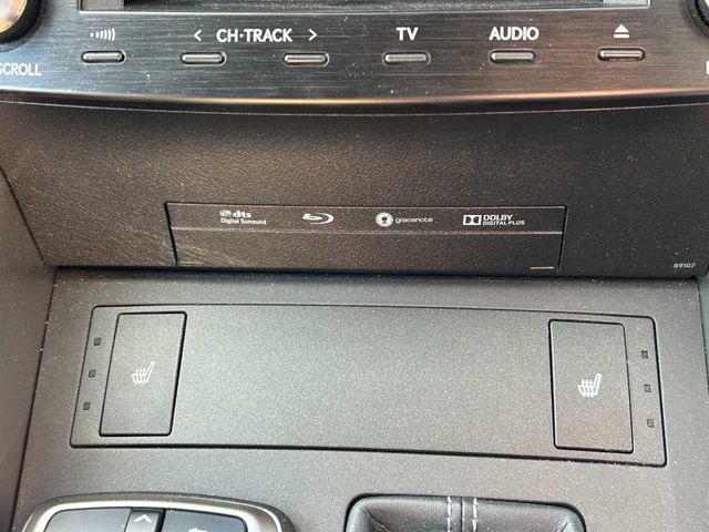 TOYOTA LEXUS IS200t 2017