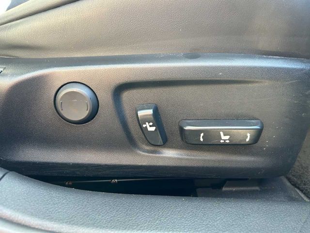 TOYOTA LEXUS IS200t 2017