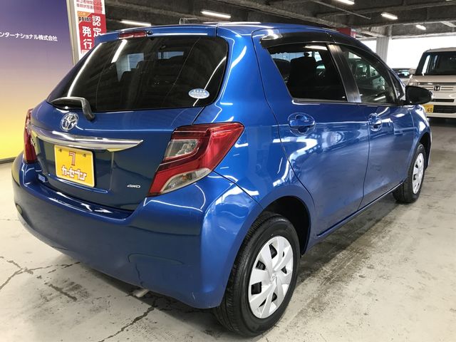 TOYOTA VITZ  4WD 2015