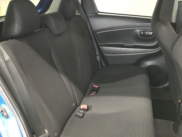 TOYOTA VITZ  4WD 2015