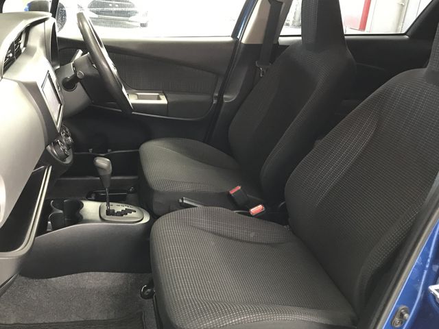 TOYOTA VITZ  4WD 2015