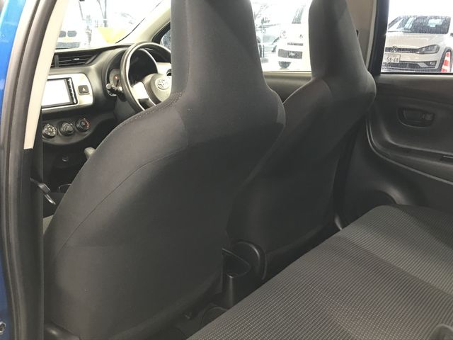 TOYOTA VITZ  4WD 2015