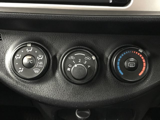 TOYOTA VITZ  4WD 2015