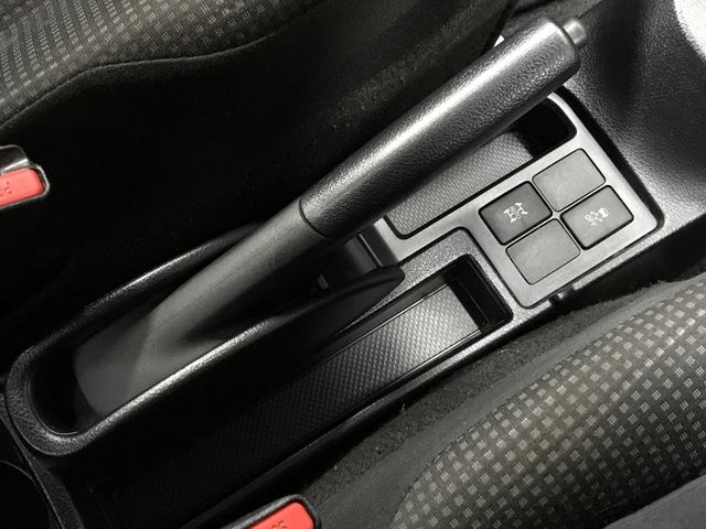 TOYOTA VITZ  4WD 2015