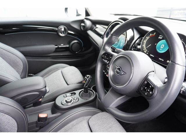 BMW MINI COOPER D 2024