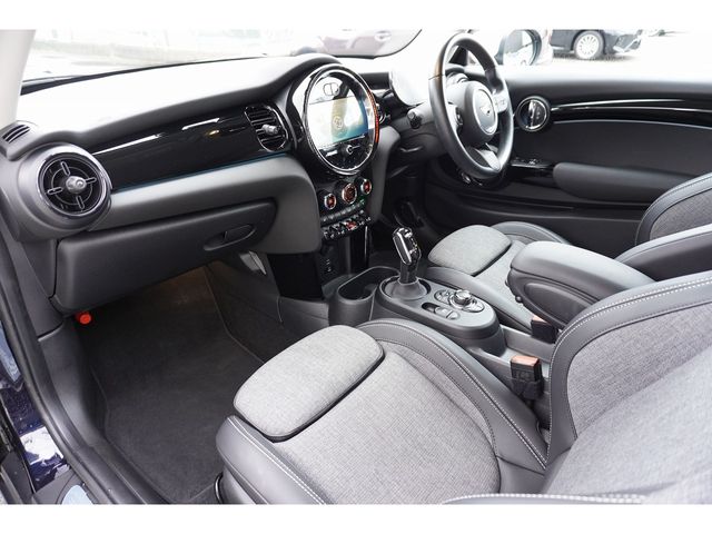 BMW MINI COOPER D 2024