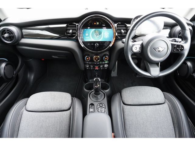 BMW MINI COOPER D 2024