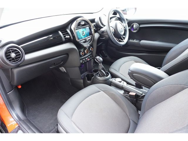 BMW MINI COOPER D 2019