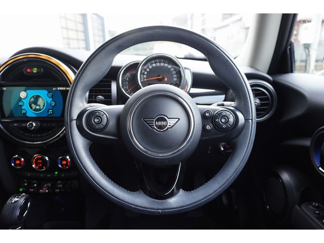 BMW MINI COOPER D 2019