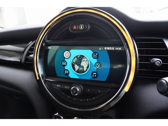 BMW MINI COOPER D 2019