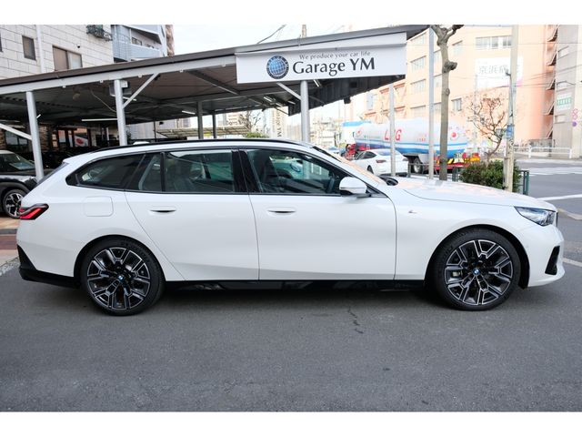 BMW BMW 5series TOURING 2025