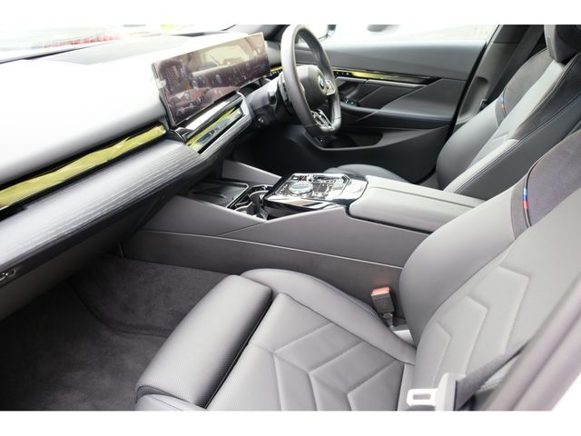 BMW BMW 5series TOURING 2025