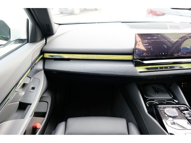 BMW BMW 5series TOURING 2025