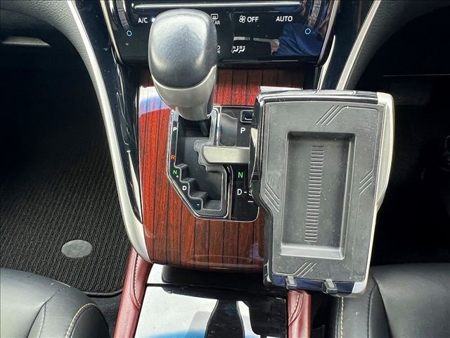 TOYOTA HARRIER HYBRID 2015