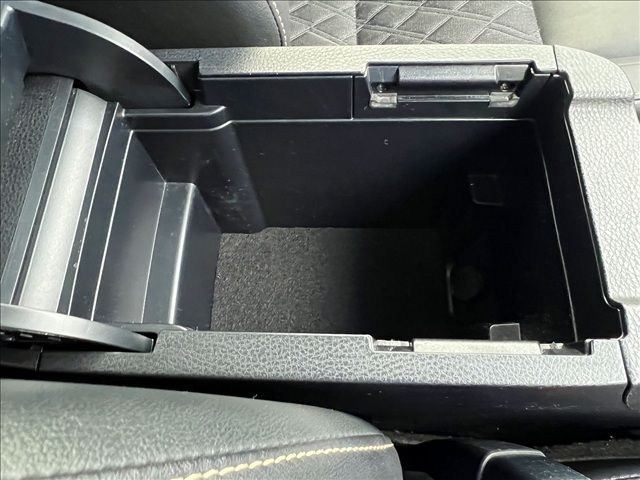 TOYOTA HARRIER HYBRID 2015