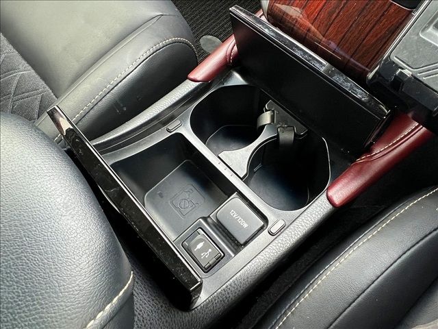 TOYOTA HARRIER HYBRID 2015