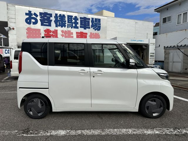 NISSAN ROOX 2024