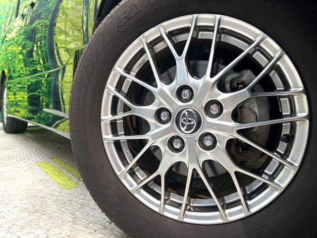 TOYOTA VOXY HYBRID 2018