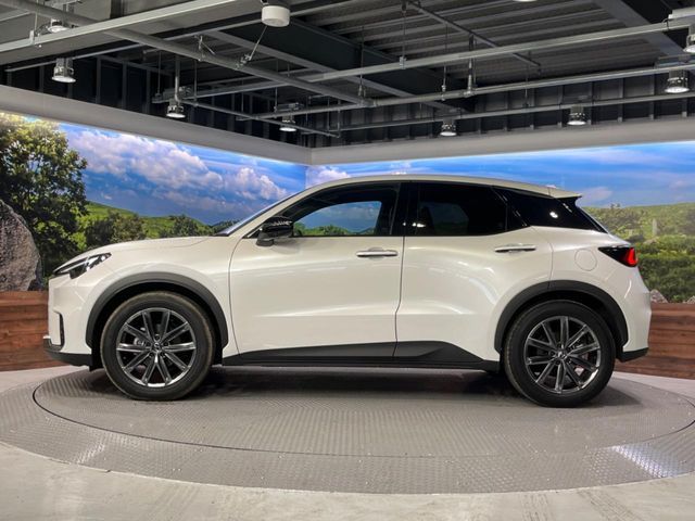 TOYOTA LEXUS LBX 2024