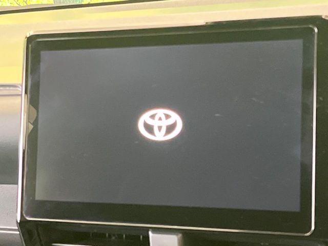 TOYOTA VOXY HYBRID 2023