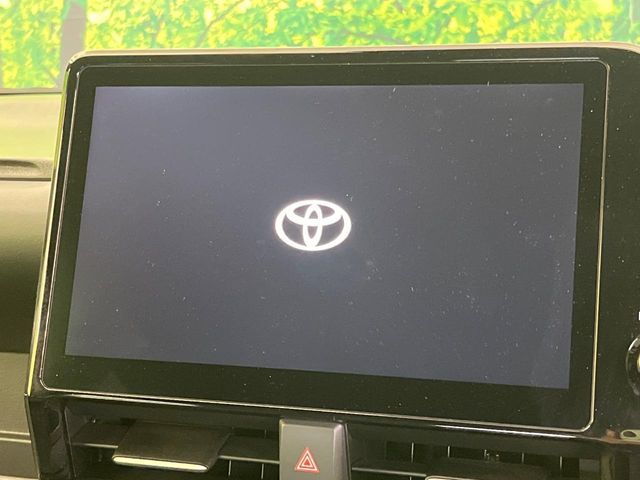 TOYOTA VOXY HYBRID 2022