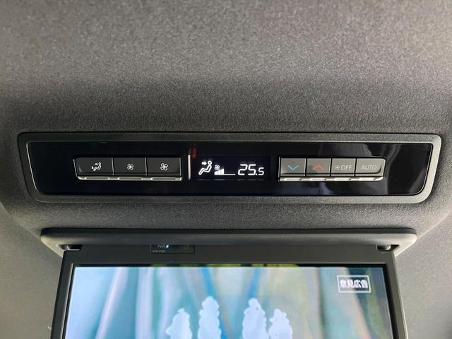 TOYOTA VOXY HYBRID 2022