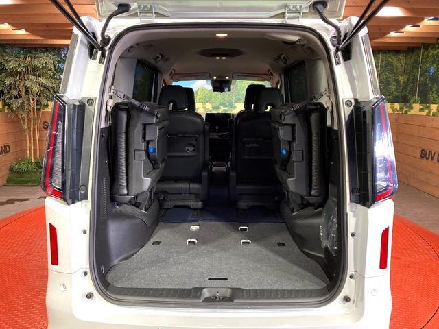 NISSAN SERENA  WG 2023