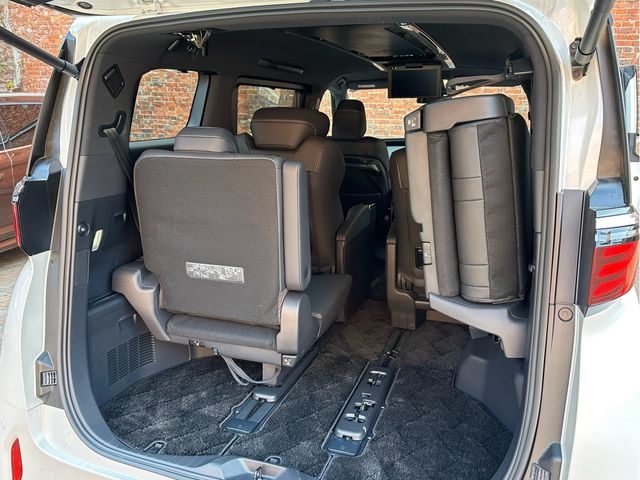 TOYOTA ALPHARD 4WD 2023