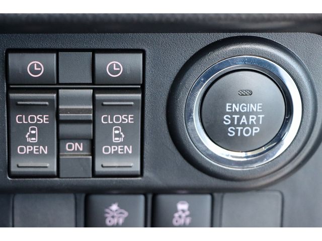 TOYOTA ROOMY 4WD 2021