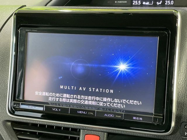 TOYOTA VOXY HYBRID 2015