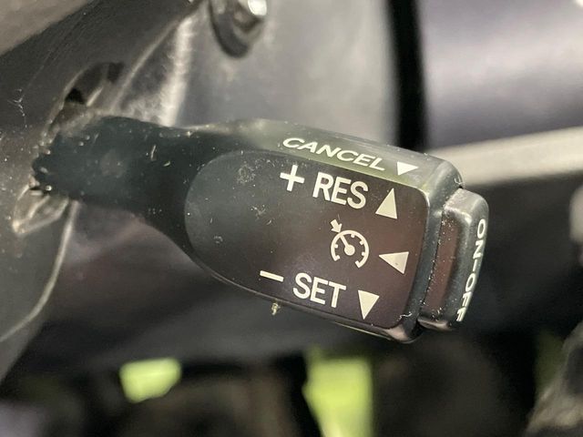 TOYOTA VOXY HYBRID 2015