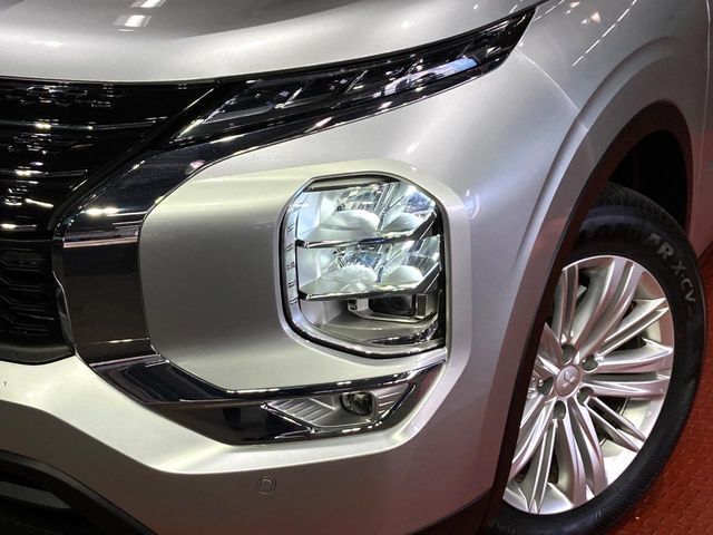 MITSUBISHI OUTLANDER PHEV 2024