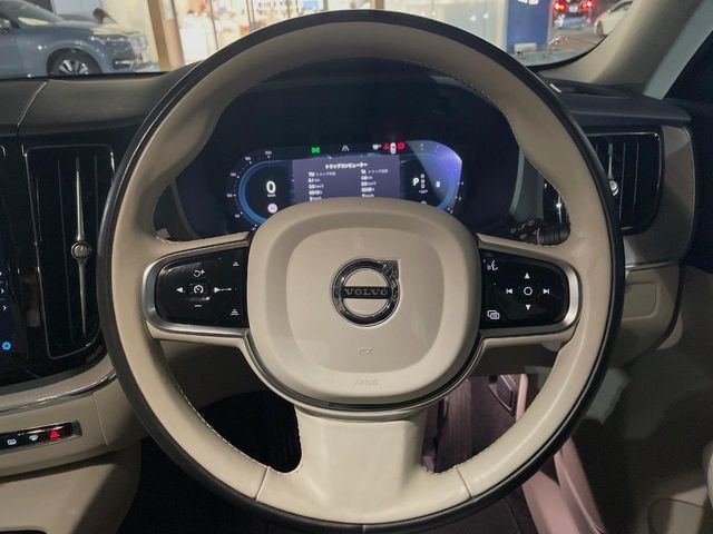 VOLVO VOLVO XC60 2022