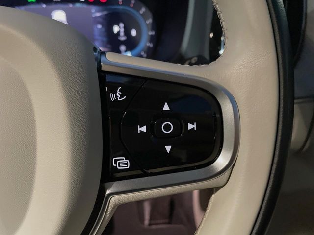 VOLVO VOLVO XC60 2022