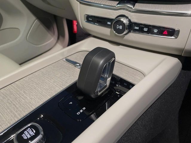 VOLVO VOLVO XC60 2022