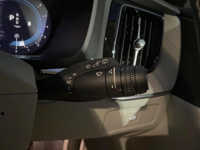 VOLVO VOLVO XC60 2022