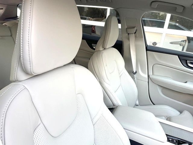 VOLVO VOLVO V60 2022