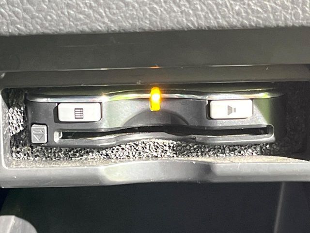 TOYOTA VELLFIRE 2012