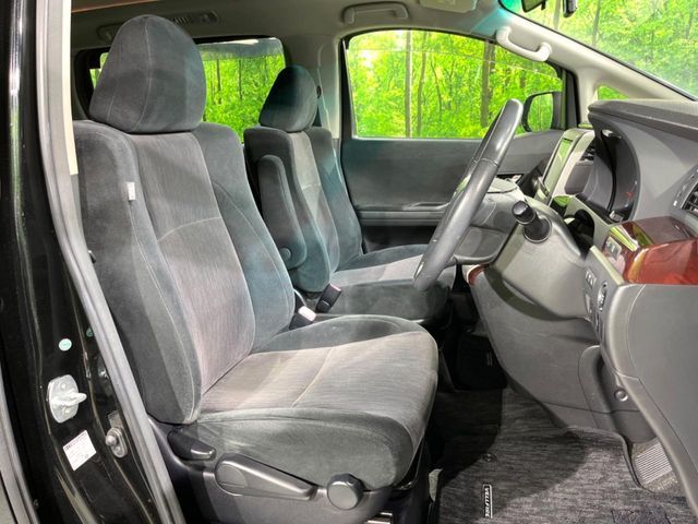 TOYOTA VELLFIRE 2012