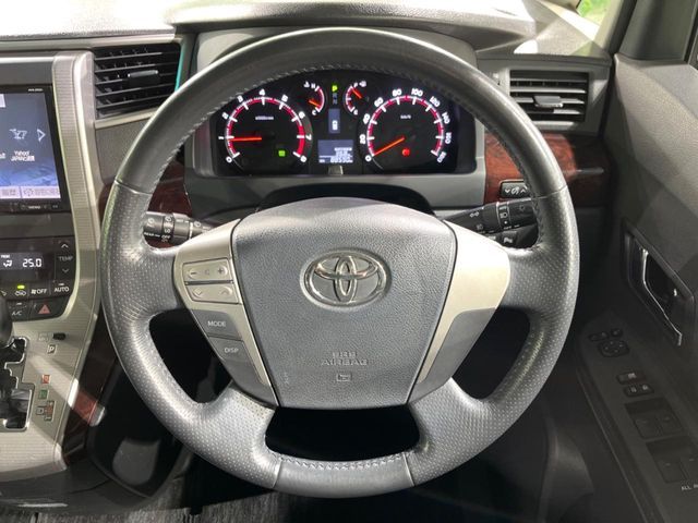 TOYOTA VELLFIRE 2012