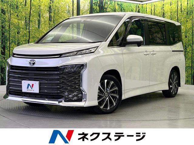 TOYOTA VOXY HYBRID 2023