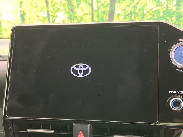 TOYOTA VOXY HYBRID 2023