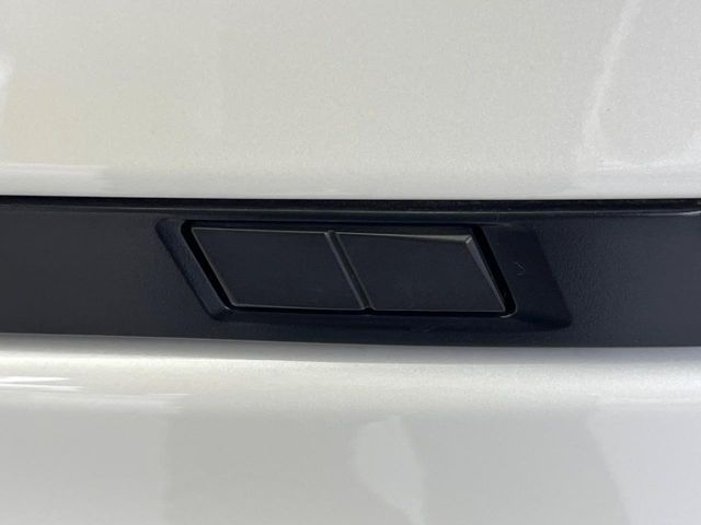 TOYOTA VOXY HYBRID 2023