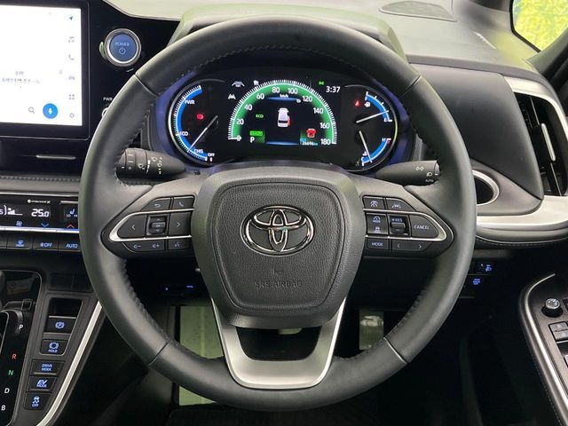 TOYOTA VOXY HYBRID 2023