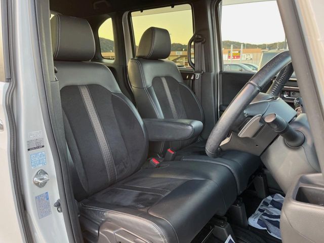 HONDA N BOX CUSTOM 2018