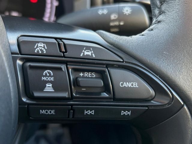 TOYOTA YARIS CROSS HYBRID 2025