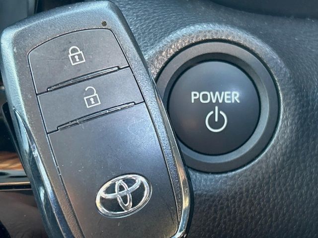 TOYOTA YARIS CROSS HYBRID 2025