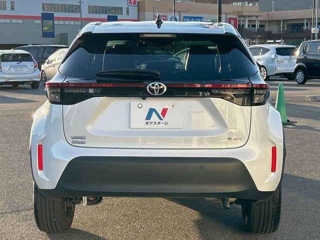 TOYOTA YARIS CROSS HYBRID 2025