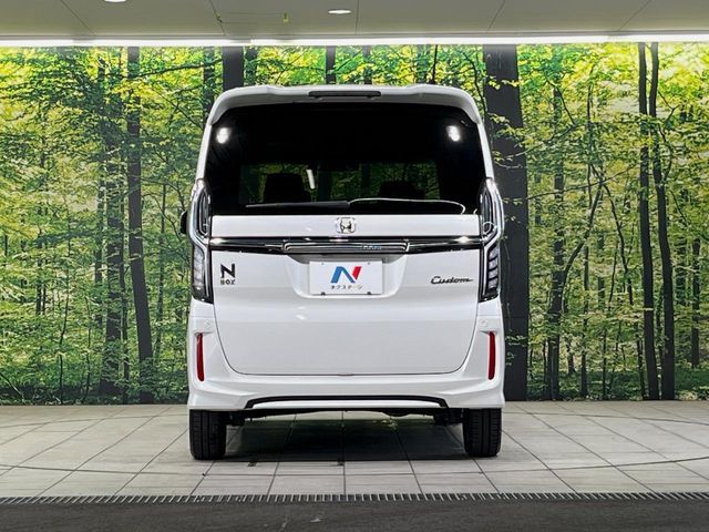 HONDA N BOX CUSTOM 2018