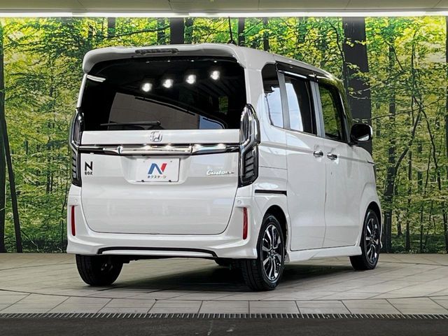 HONDA N BOX CUSTOM 2018